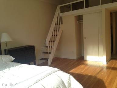 Main picture of 210-220 East 22nd Street