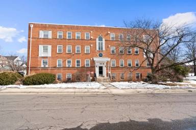 Main picture of 5103 43rd Ave