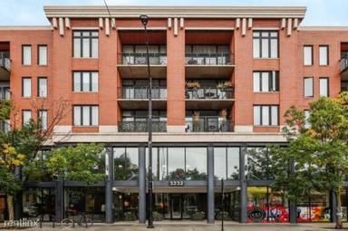Main picture of Plaza 32 Condo