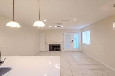Main picture of 9835 Walnut St