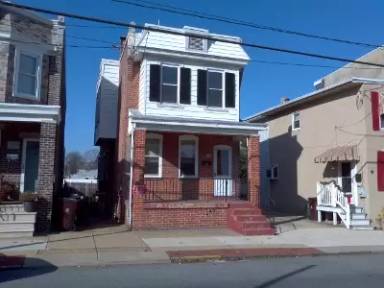 Main picture of 903 N Lincoln St