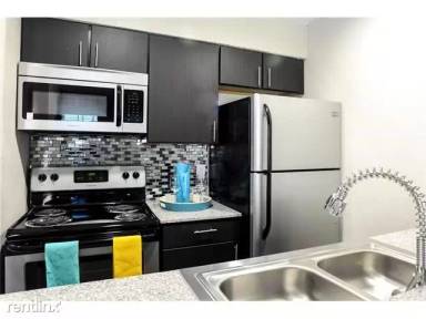 Main picture of 2439 Town Lake Cir