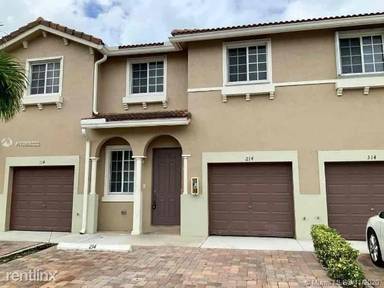 Main picture of 21427 NW 13th Ct