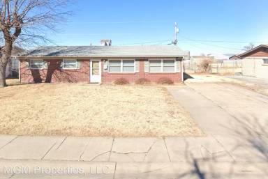 Main picture of 5812 Hemlock Dr