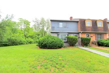 Main picture of 300 S Dogwood Dr