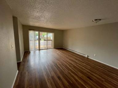 Main picture of 445 SW Elm Rd