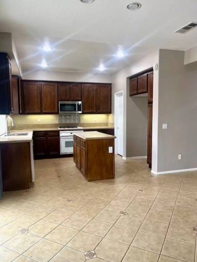 Main picture of 35471 Snead St