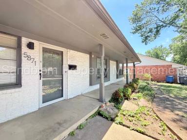 Main picture of 5871 S Quebec Ave