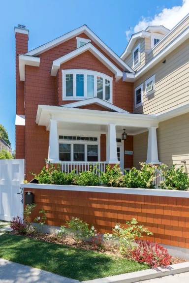 Main picture of 734 Olive Ave