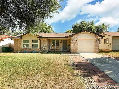 Main picture of 219 Royal Dr