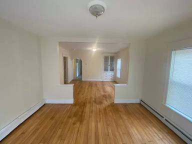 Main picture of 8 Townsend St