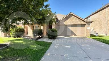 Main picture of 10125 Hearthstone Way
