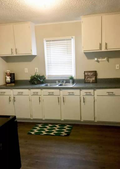 Main picture of 1604 W Davidson Ave