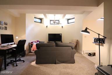 Main picture of 1100 Beacon St