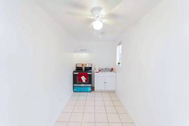 Main picture of 2472 Oneida St
