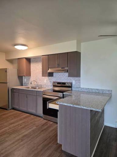 Main picture of 7572 N Cherryvale Blvd