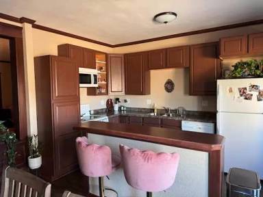 Main picture of 216 E Kemp Ave