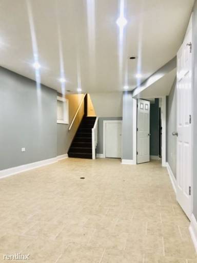 Main picture of 7944 S Eberhart Ave