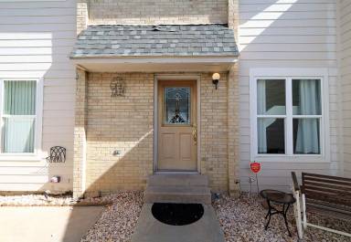 Main picture of 7271 S Vine St