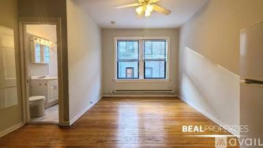 Main picture of 1050 W George St