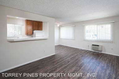 Main picture of 4645 Palm Ave