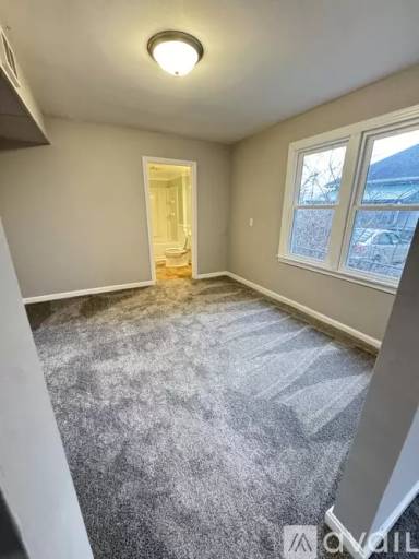 Main picture of 1237 E Riverside Dr