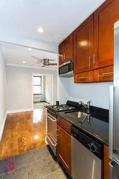 Main picture of 186 Avenue B