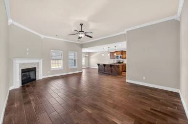 Main picture of 1241 Kensington Dr