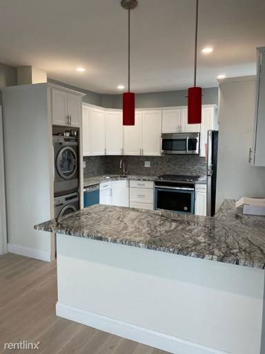 Main picture of 117 Orleans St