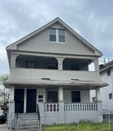 Main picture of 614 E 97th St