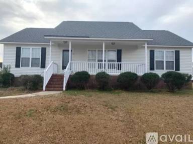 Main picture of 696 E Main St