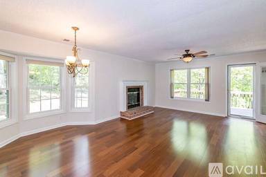 Main picture of 5049 Laurel Springs Way SE