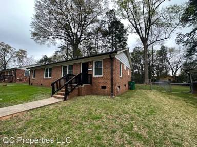 Main picture of 600 Ligustrum St