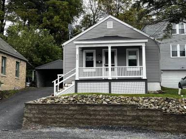 Main picture of 930 W Water St
