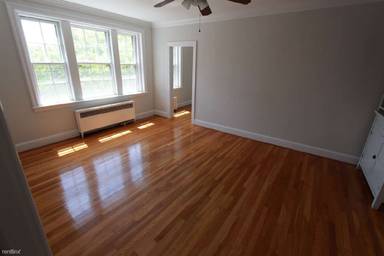 Main picture of 393 Broadway