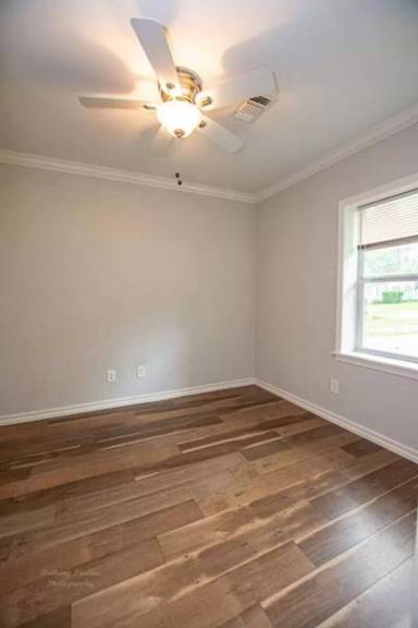 Main picture of 1205 W 6th St