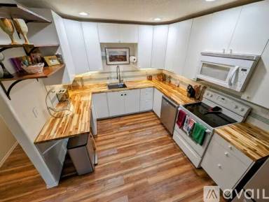 Main picture of 9837 N Lombard St