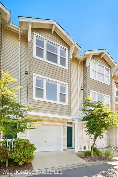 Main picture of Centrally Located Bellevue Townhome in College Hill
