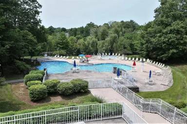 Main picture of 204 Camelot Ct