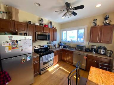 Main picture of 1298 Broadway