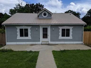 Main picture of 320 Birch St
