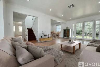 Main picture of 4918 Haskell Ave