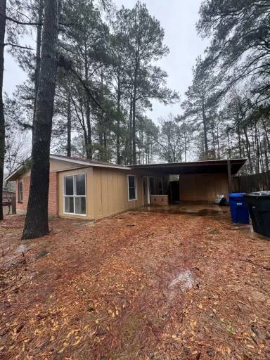 Main picture of 825 Willow Dr