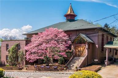 Main picture of 28 Forsythe St