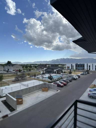 Main picture of 463 W 60 S