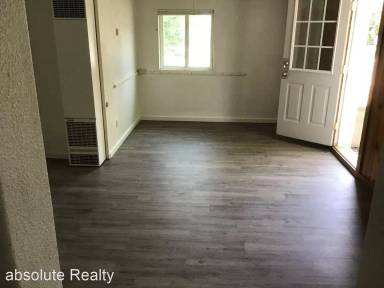 Main picture of 213 1/2 E Zia St
