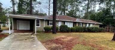 Main picture of 1901 Pineknoll Ln