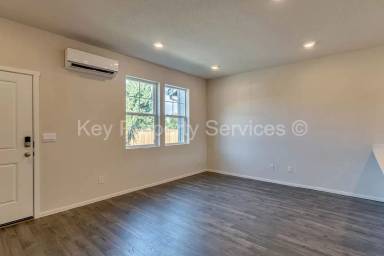 Main picture of 12609 NE 116th Way