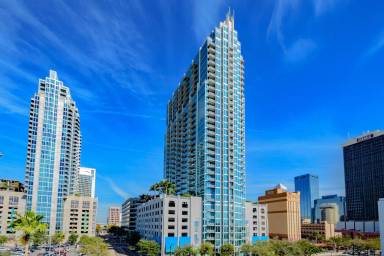 Main picture of SkyPoint Condominiums