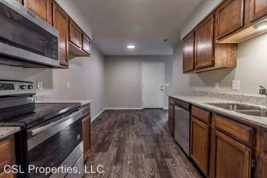 Main picture of 6696 S Julian Ave